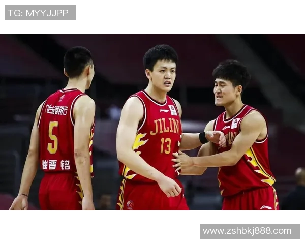 CBA东莞队与四川队激战正酣谁能在这场较量中笑到最后